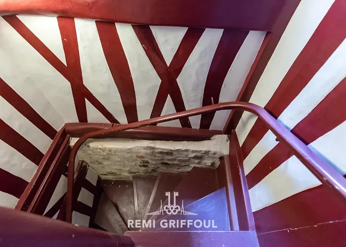 L'escalier D'h 3 Duplex Charm & Family アパート